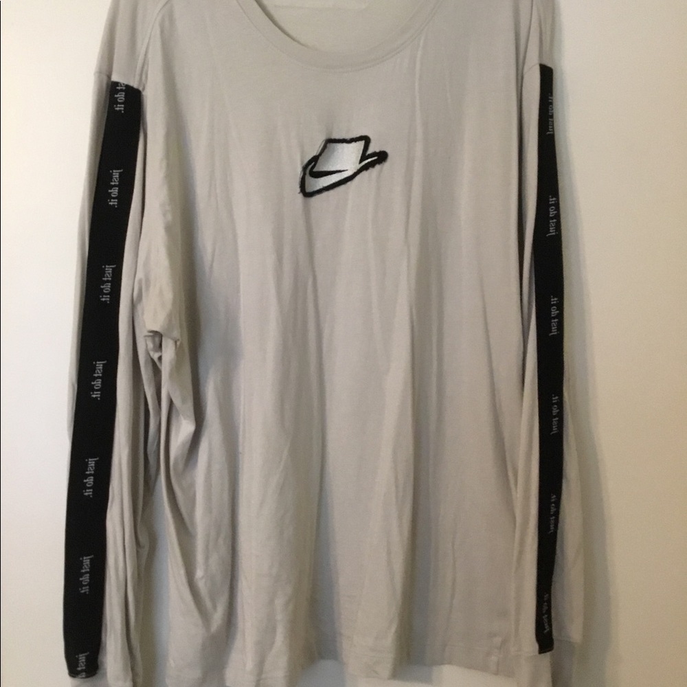 Men’s Nike long sleeve T-shirt